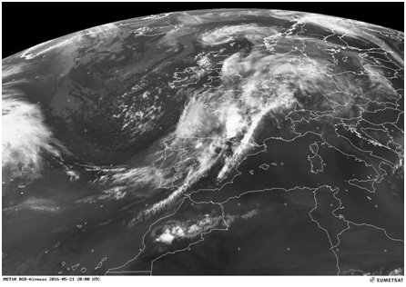 Fig.2. Immagini da satellite, notte di Sabato 21 Maggio 2016. Fonte: www.wetterzentrale.de